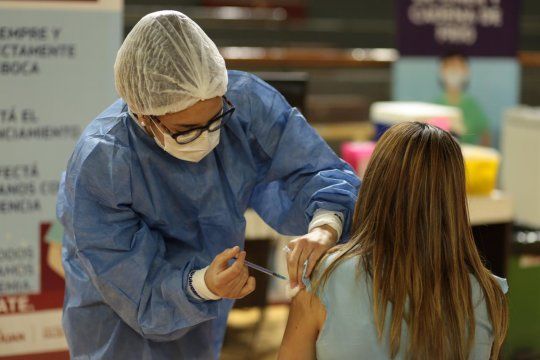Argentina profundiza su campaña de vacunación contra el coronavirus