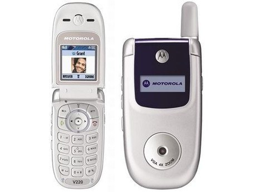 El celular Motorola V220 costaría hoy en día $57.427,13.