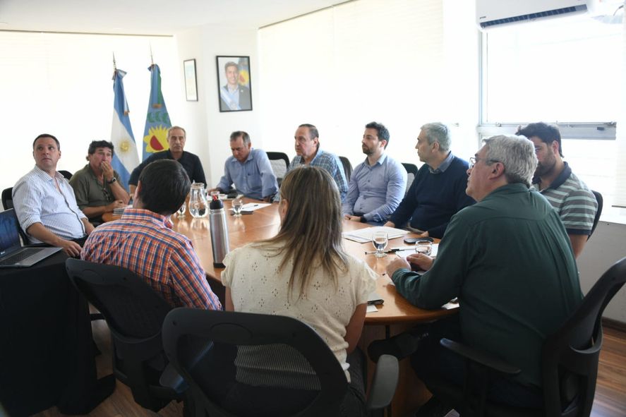 En representaci&oacute;n de la Provincia, Javier Rodr&iacute;guez recibi&oacute; a la Mesa de Enlace