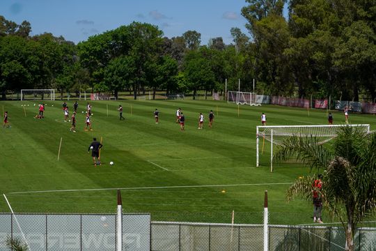 El plantel de Estudiantes y un karma que lo persigue: las lesiones.