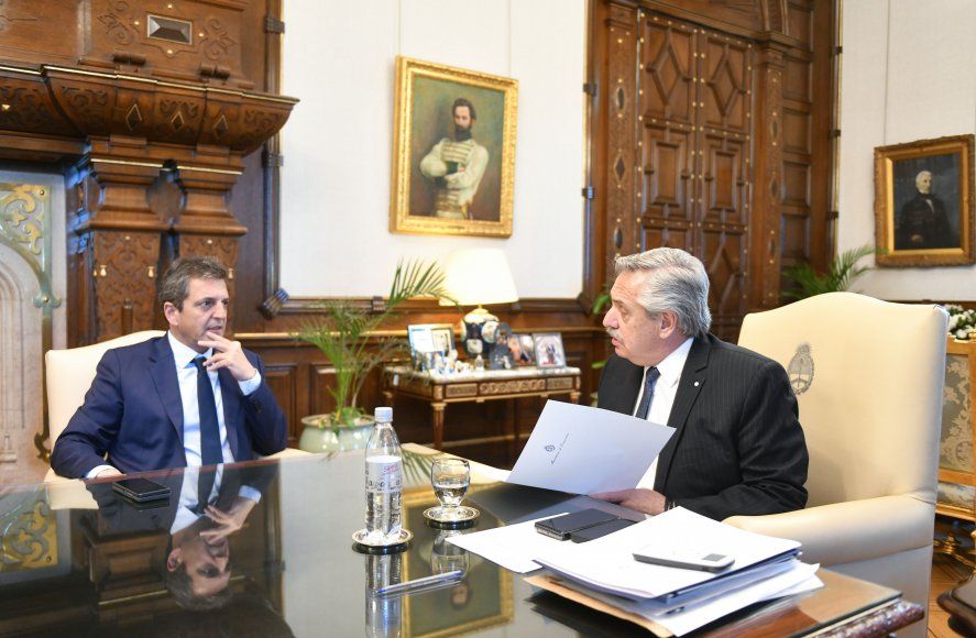 El presidente Alberto Fernández y el ministro de Economía encaran la jornada con presencia en una obra clave a la que apuestan desde el Frente de Todos.