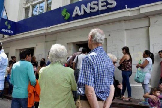 plan anticrisis: en solo diez dias, mas de 700 mil jubilados y beneficiarios de auh pidieron creditos de anses
