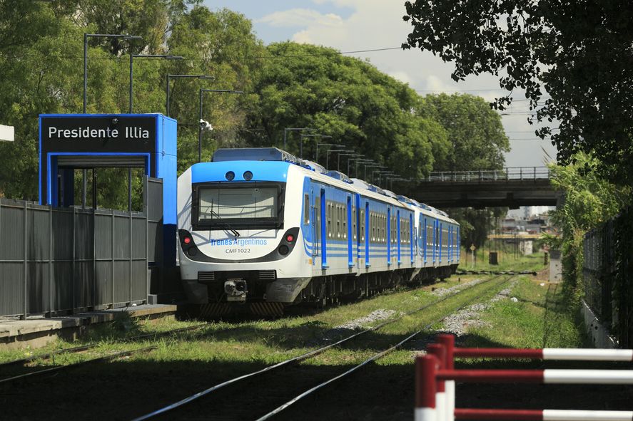 Tras funcionar con servicio limitado, el Tren Roca y el Belgrano Sur circulan con normalidad