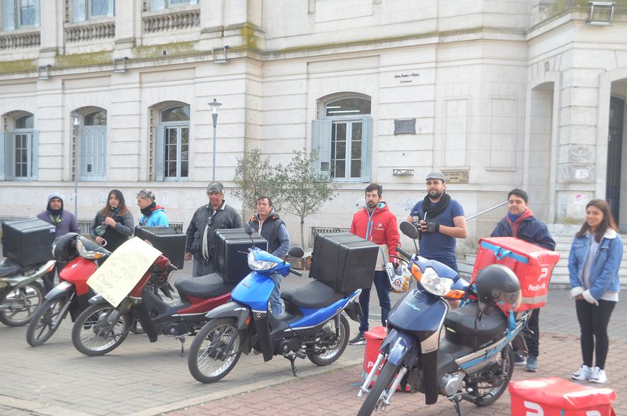 “Se vino la moda de venir a robar con moto” lamentó un delivery en Olavarría 