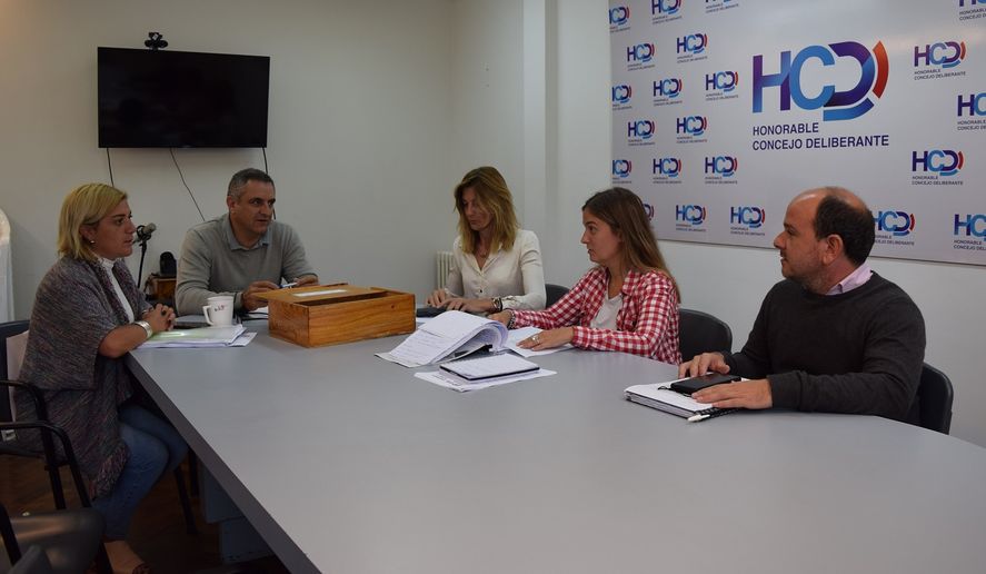 Integrantes de la Comisión Investigadora del HCD por la venta ilegal de terrenos en Olavarría
