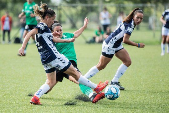 El fútbol femenino de Gimnasia cayó en Abasto (Foto: Prensa Ferro).