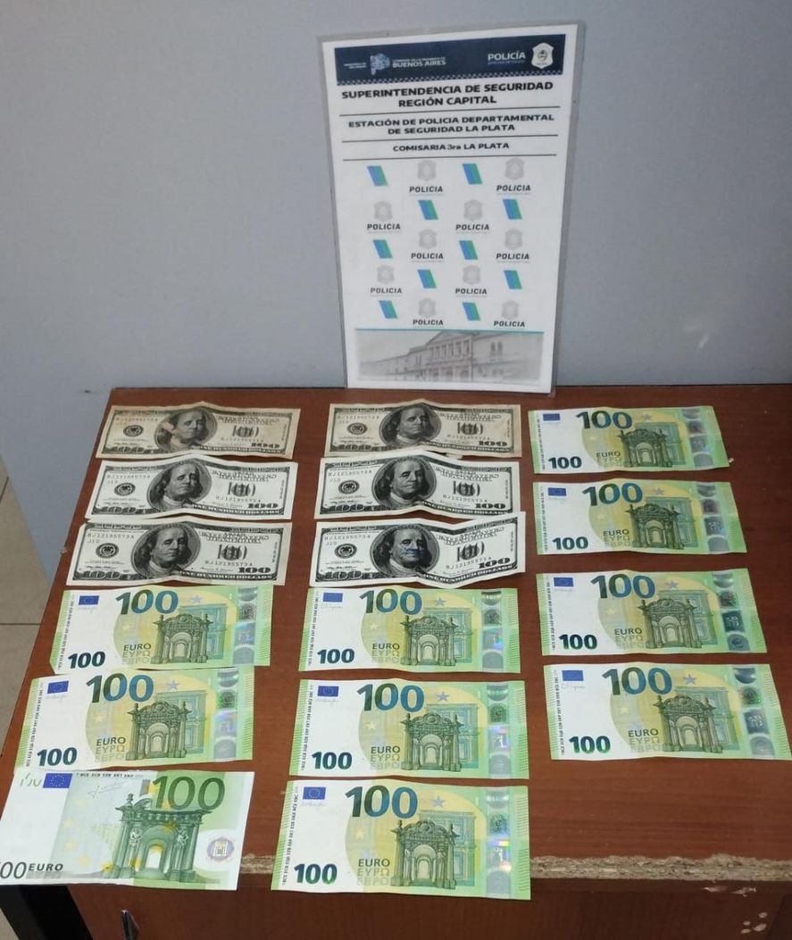 Los euros y dólares que quiso robar el albañil en Los Hornos