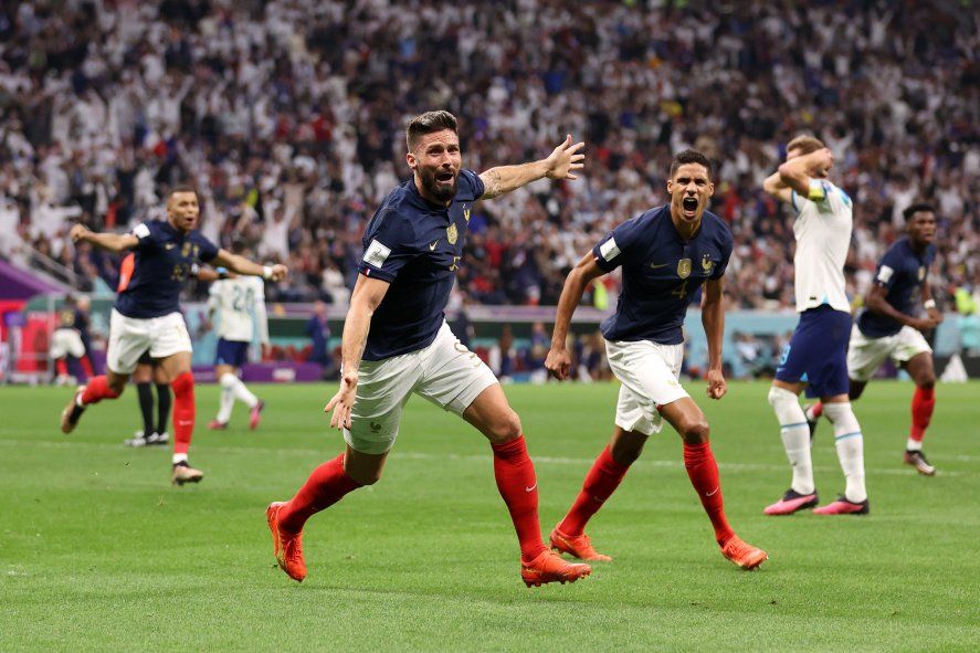 Francia festeja uno de sus goles ante Inglaterra en los cuartos de final del Mundial Qatar 2022
