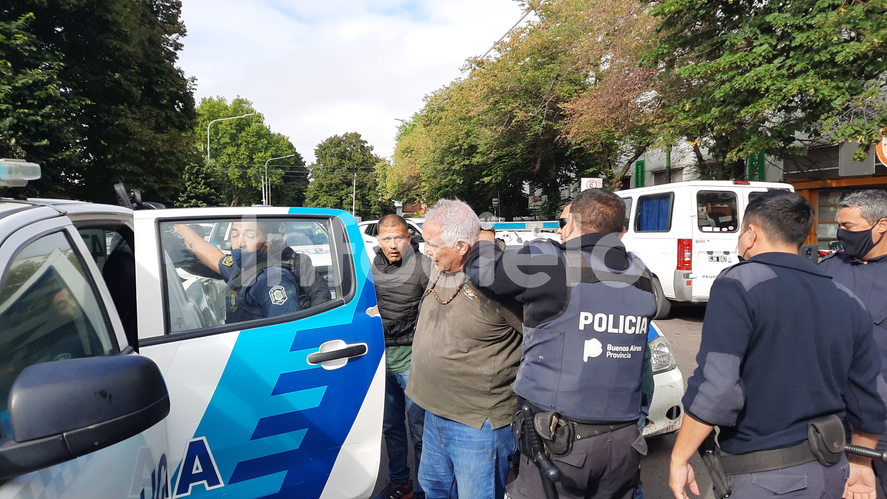 El momento de la detención del Pata Medina en La Plata. 