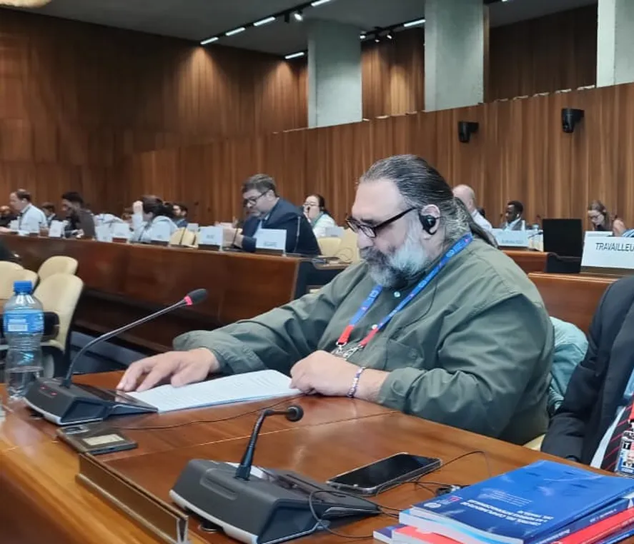 Roberto Baradel fue a Suiza a reclamar por el FONID y los despidos de Javier Milei