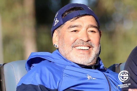 Diego Maradona contento con el mercado de pases