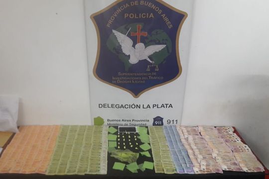 En el allanamiento secuestraron cocaína y 300,000 pesos, entre otros elementos