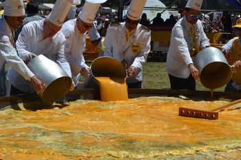 Con 20 mil huevos y 50 litros de aceite, Pigüé realizará una omelette gigante