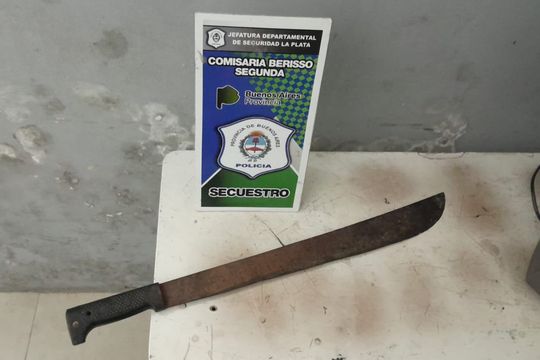 violento de genero ataco con un machete y termino preso en berisso