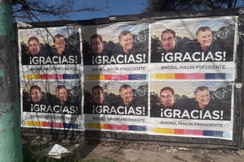 Los afiches de Mauricio Macri que sorprendieron en el conurbano