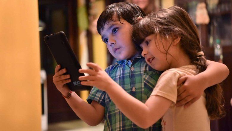 Permitir, limitar o prohibir: Cómo deben manejar los padres el uso de la tecnología en los chicos