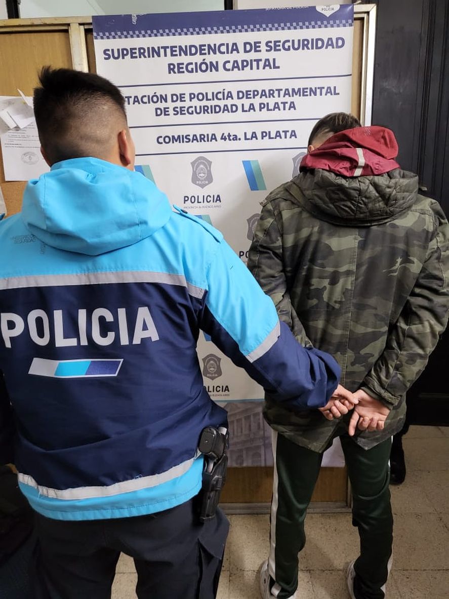 Por violento robo a una censista en La Plata detuvieron a un joven en Berisso