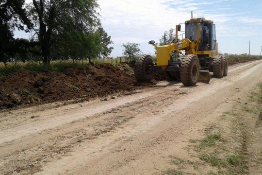 agroindustria anuncio obras para reparar 4.000 kilometros de caminos rurales