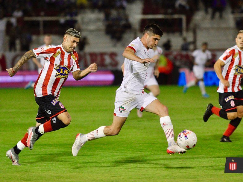 Gustavo Del Prete, dos goles y dos asistencia para ser la figura de Estudiantes ante Barracas Central en la Copa de la Liga