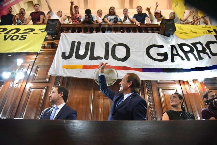 Julio Garro saludó a la militancia que pidió por su re-re