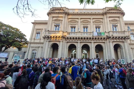 la provincia salio al cruce de milei por el cierre del hospital de salud mental mas importante del pais