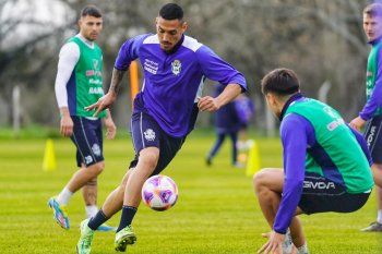 Yonathan Cabral en el entrenamiento de Gimnasia