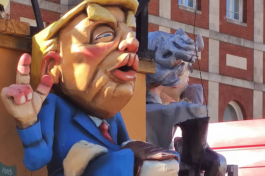 Una de las figuras más destacadas de la Fiesta Fallera de Mar del Plata es Donal Trump.Imagen: Noticias MDQ