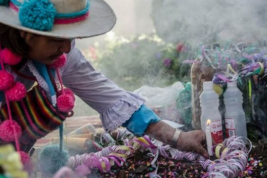 En el Día de la Pachamama muchos argentinos acostumbran tomar caña con ruda siguiendo una tradición ancestral @ agritotal.