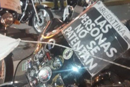 motociclistas protestan en la plata contra el proyecto de ley anti-motochorros de vidal