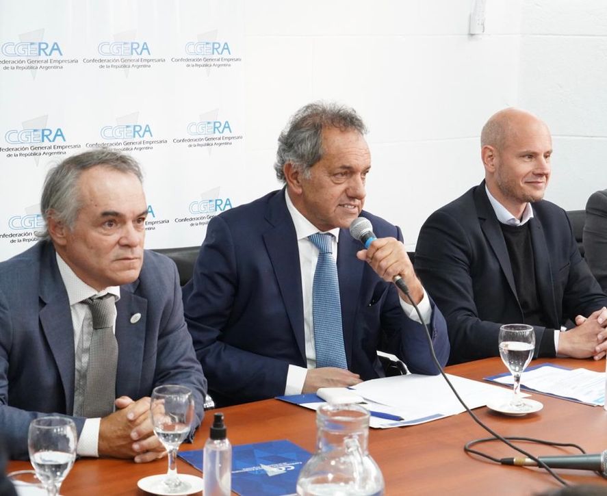 Daniel Scioli junto al titular de CGERA, Marcelo Fernández, y el secretario Merediz.