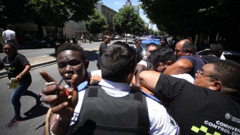 Ambulantes senegaleses en La Plata: “Ellos ni siquiera pueden comprender por qué se los está deteniendo”