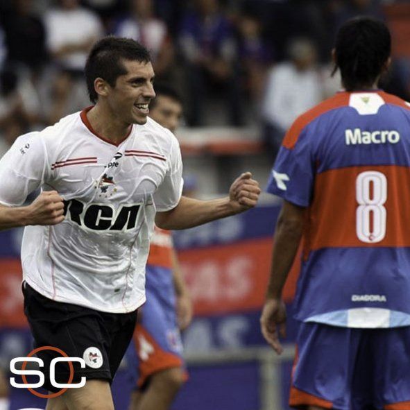 José Sosa había convertido su último gol ante Tigre hace 13 años atrás, ayer y justamente con la camiseta blanca volvió a convertir ante Barracas Central. Foto (@SC_ESPN).