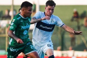 Matías Abaldo con la camiseta de Gimnasia 