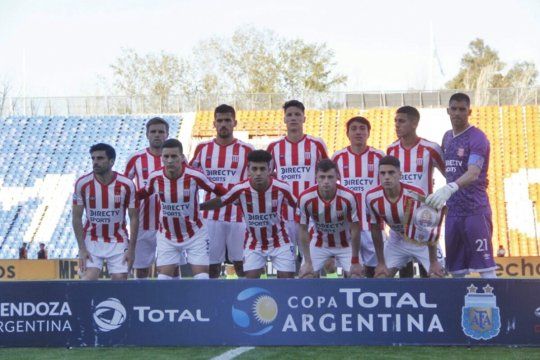 El once titular de Estudiantes en su único antecedente en Mendoza por Copa Argentina.