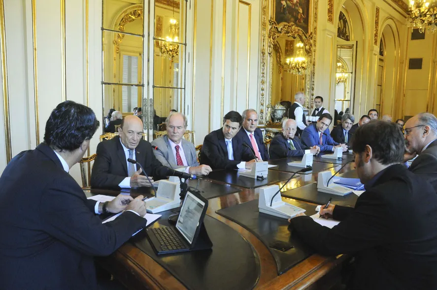 Axel Kicillof durante una reuni&oacute;n con supermercadistas en 2013