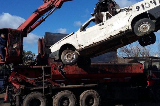 compactacion vehicular: el municipio removio mas de 600 autos abandonados