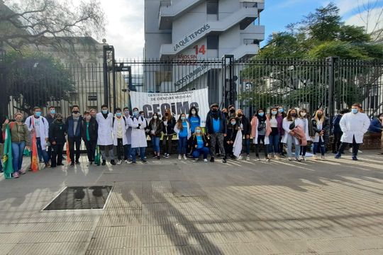 Estudiantes de Medicina se volvieron a manifestar este jueves en La Plata