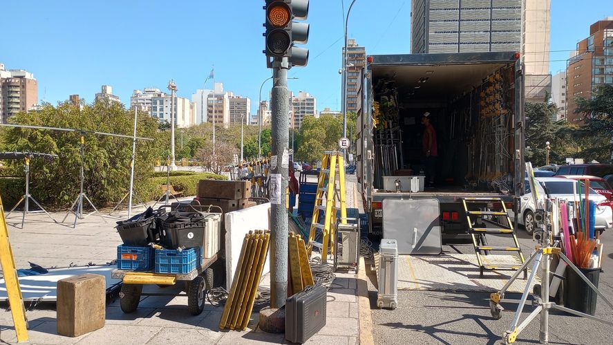 El tránsito de La Plata está demorado en la zona de Plaza Moreno ya que se está filmando El llanto