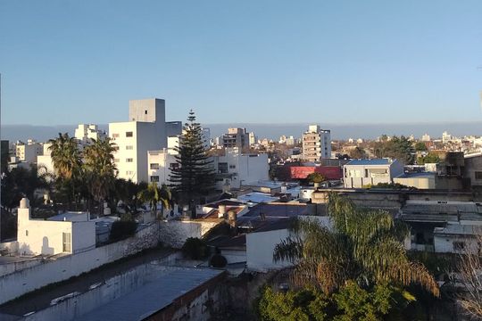 El SMN informó el pronóstico para hoy en la capital de la provincia de Buenos Aires. Mirá cómo va a estar el tiempo en la ciudad.