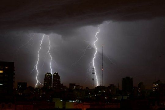 tormenta, granizo y actividad electrica: hay alerta meteorologica para gran parte de la provincia