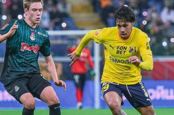 Rodrigo Saravia jugando en el Rostov de Rusia.