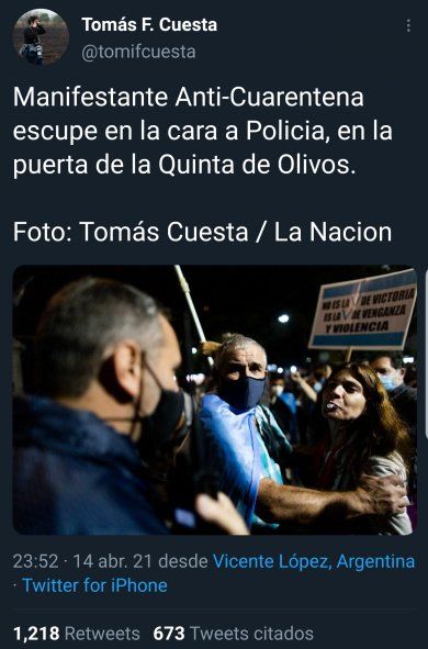 El Tweet original de la cuenta personal del fotógrafo Tomás Cuesta en el cacerolazo de Olivos 