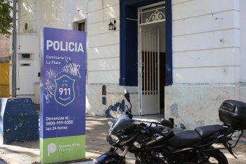 se escapo un preso de la comisaria primera de la plata y lo buscan intensamente