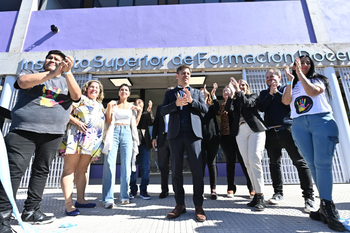 La Provincia inauguró un nuevo instituto de formación docente en Quilmes.