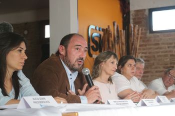 El intendente de General Paz, Juan Manuel Álvarez, se mostró preocupado por el aumento en la demanda del sistema de salud municipal.