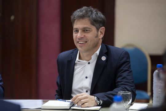 axel kicillof aprovecho una fulminante noticia internacional para pegarle a milei: la casta esta de fiesta