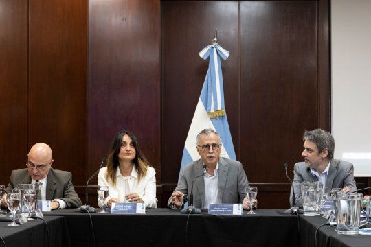 medicamentos caros y baja vacunacion: la preocupacion de las provincias en materia de salud