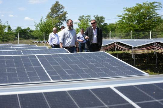 la provincia inauguro un parque solar en saladillo