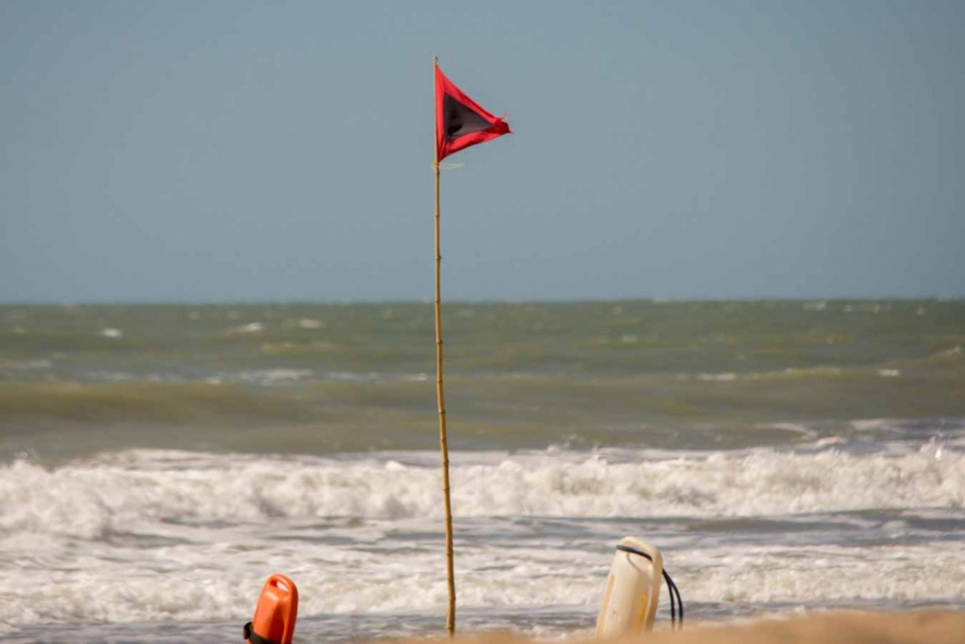 Verano 2023: ¿cuál es el significado de las banderas en la playa?