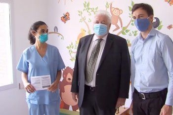 GinésGonzález García inauguró el Plan Federal de Vacunación en el Hospital 